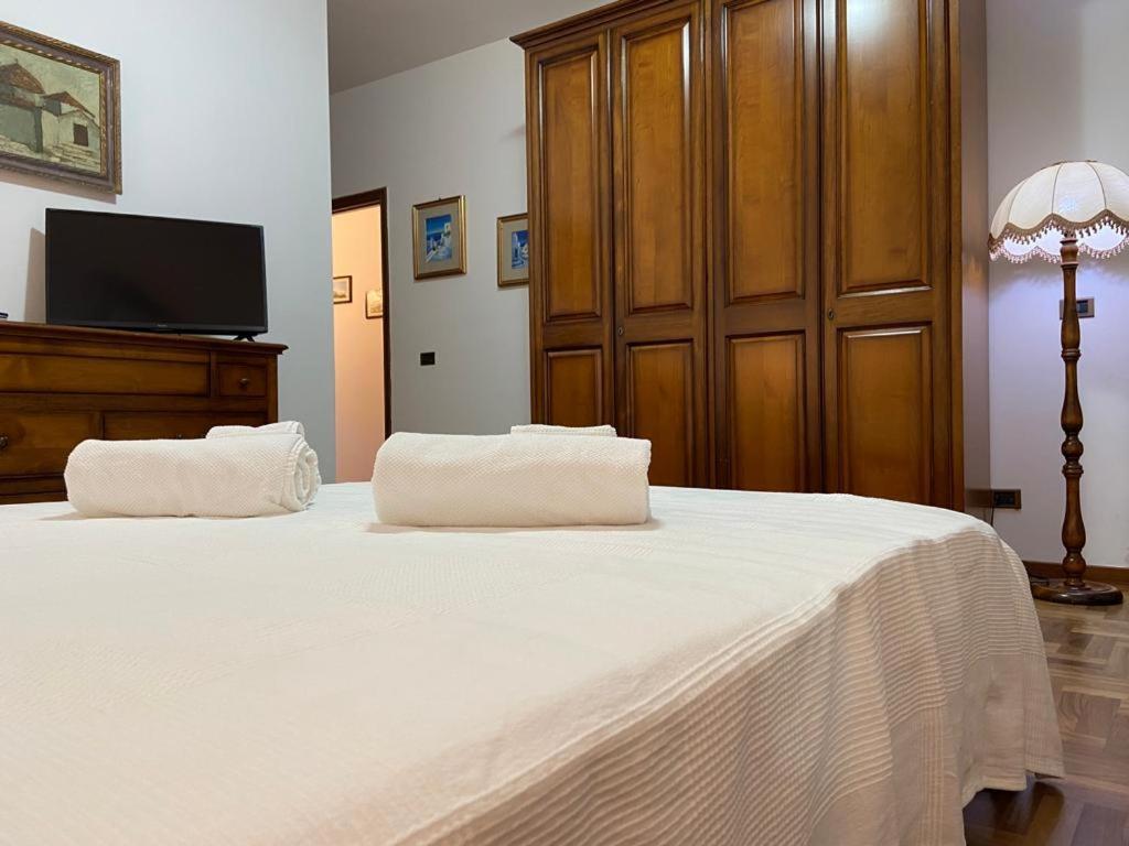 Villa Rosella appartamento 2 - con piscina - 150 m dal mare Casa Margherita Esterno foto