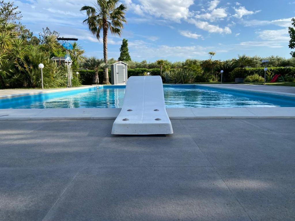 Villa Rosella appartamento 2 - con piscina - 150 m dal mare Casa Margherita Esterno foto