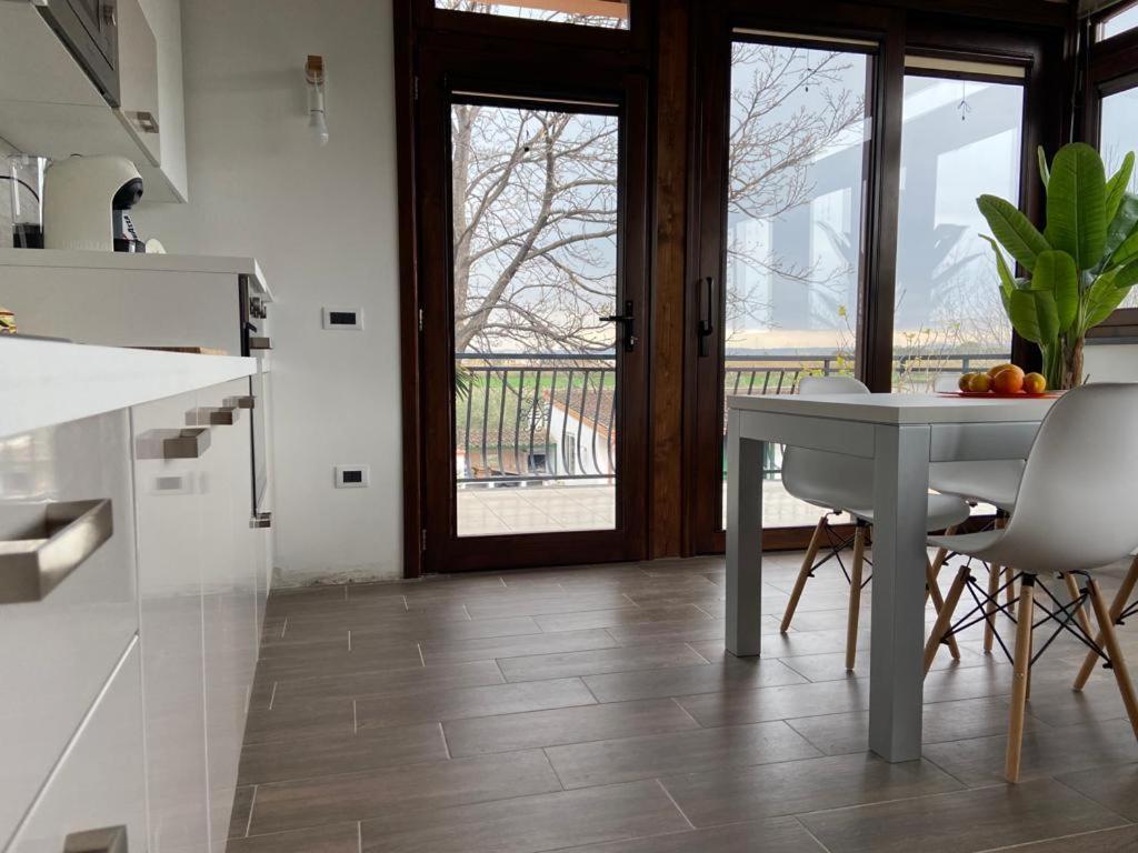 Villa Rosella appartamento 2 - con piscina - 150 m dal mare Casa Margherita Esterno foto