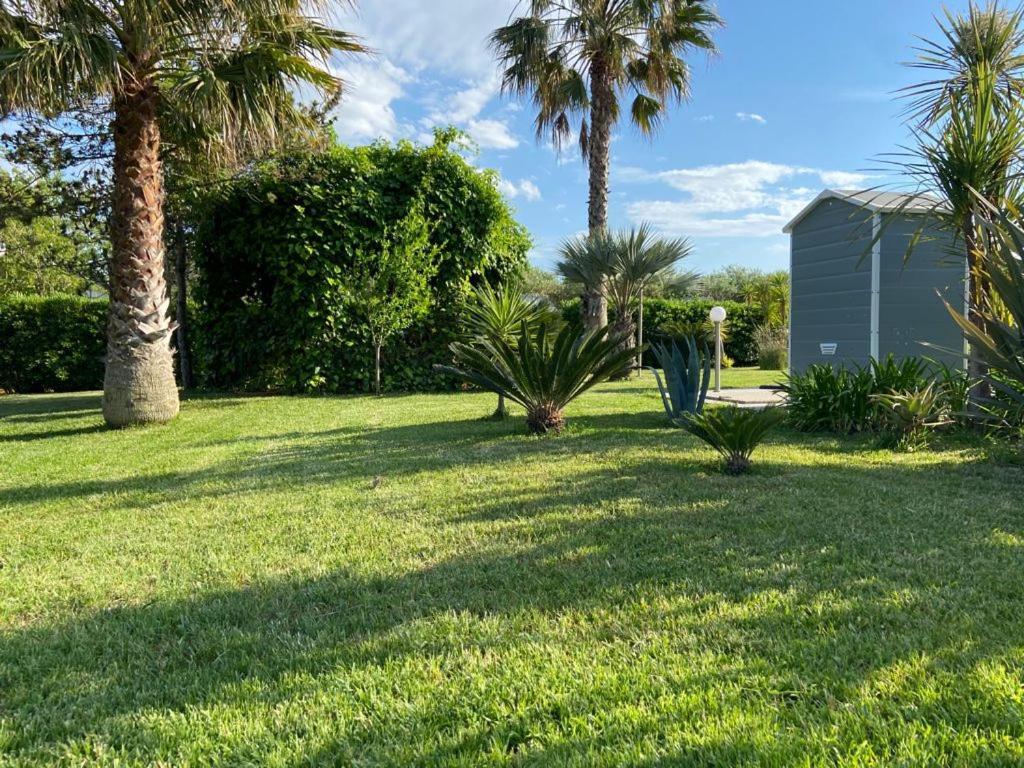 Villa Rosella appartamento 2 - con piscina - 150 m dal mare Casa Margherita Esterno foto